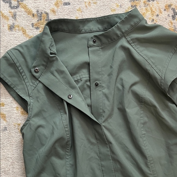 Arc'teryx Cala Dress Green XS excellent condition - like new - Picture 3 of 6